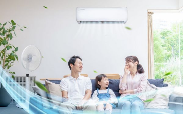 Nên kết hợp sử dụng quạt gió để khí lạnh phân bổ đều khắp phòng