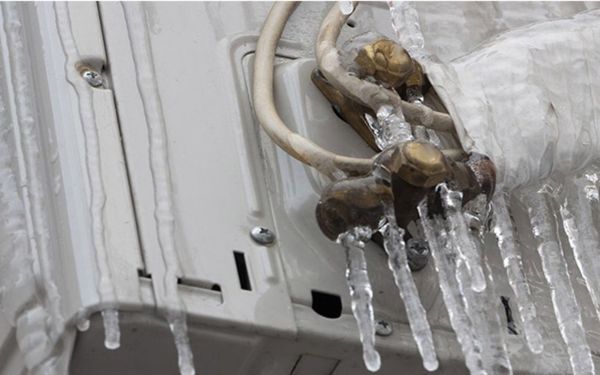 Điều hòa bị đóng tuyết bắt nguồn từ nhiều nguyên nhân khác nhau