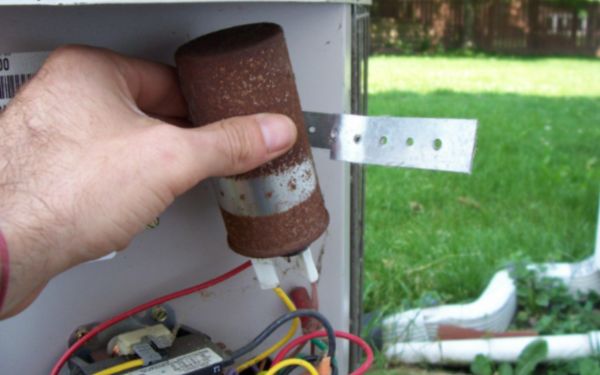 Tụ kích điều hòa bị gỉ sau một thời gian sử dụng