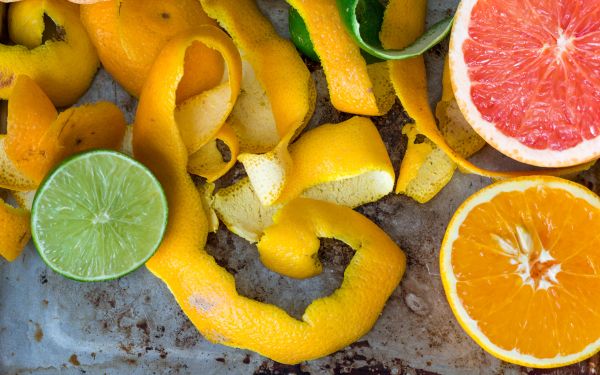 Vỏ bưởi, cam, quýt, chanh,... là mẹo xua muỗi được ông bà ta truyền lại