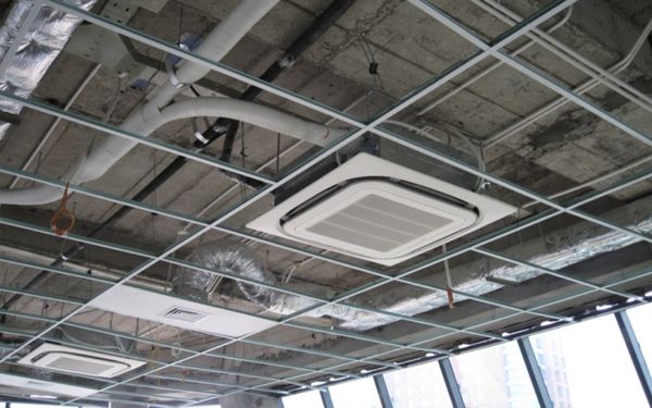 Điều hòa cục bộ âm trần cassette được thi công tại trung tâm thương mại