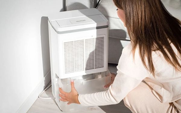 Nên vệ sinh máy hút ẩm ít nhất 1 lần/tháng để đảm bảo chất lượng không khí